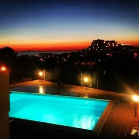 With Swimming Pool Ideal For Families *
